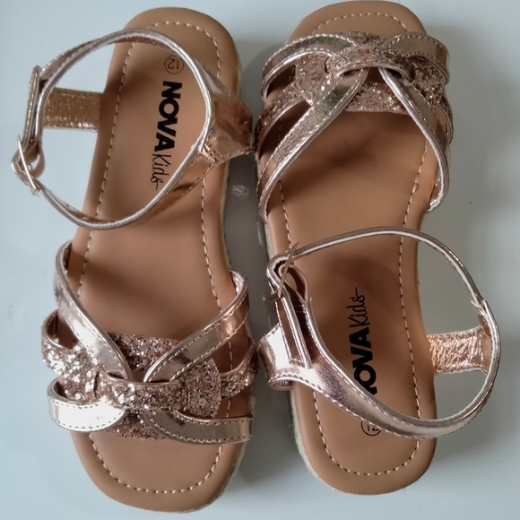 Kids Rose Gold Sandals Sz12 - Picture 3 of 6